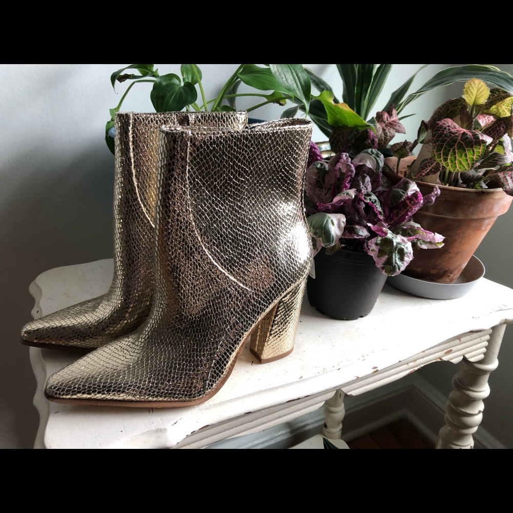 JLO Jennifer Lopez Gold Dorindah Boots/Booties Sz 7 (37 1/2). Great condition.
